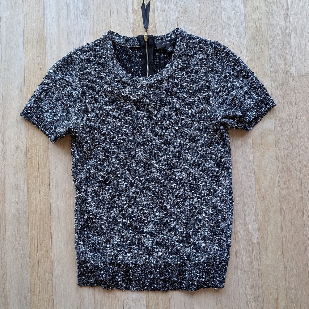 Ann Taylor Black and White Textured Short Sleeve Sweater (Size XS)
